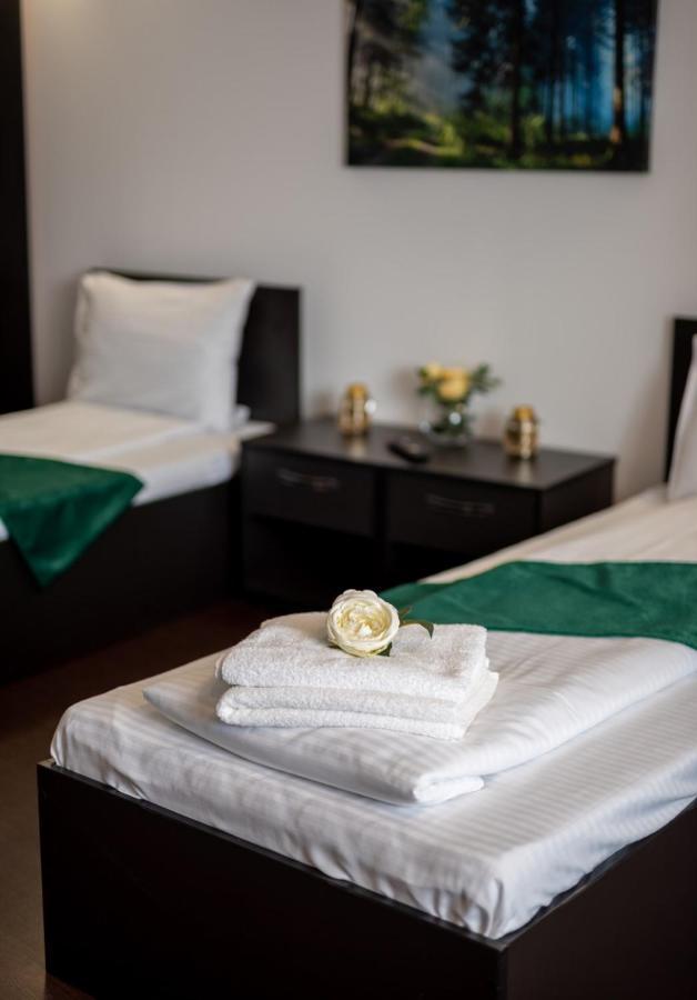 Escala Rooms Ghimbav Exterior photo