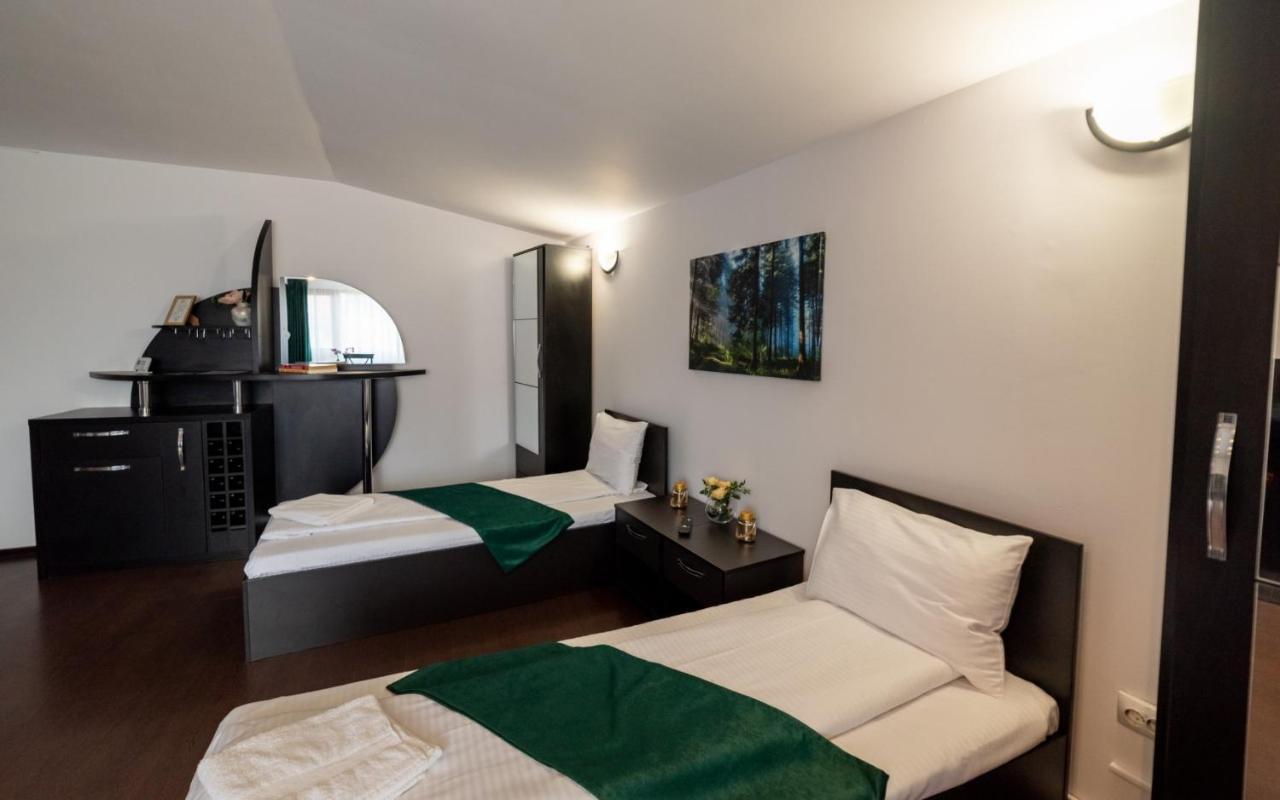 Escala Rooms Ghimbav Exterior photo