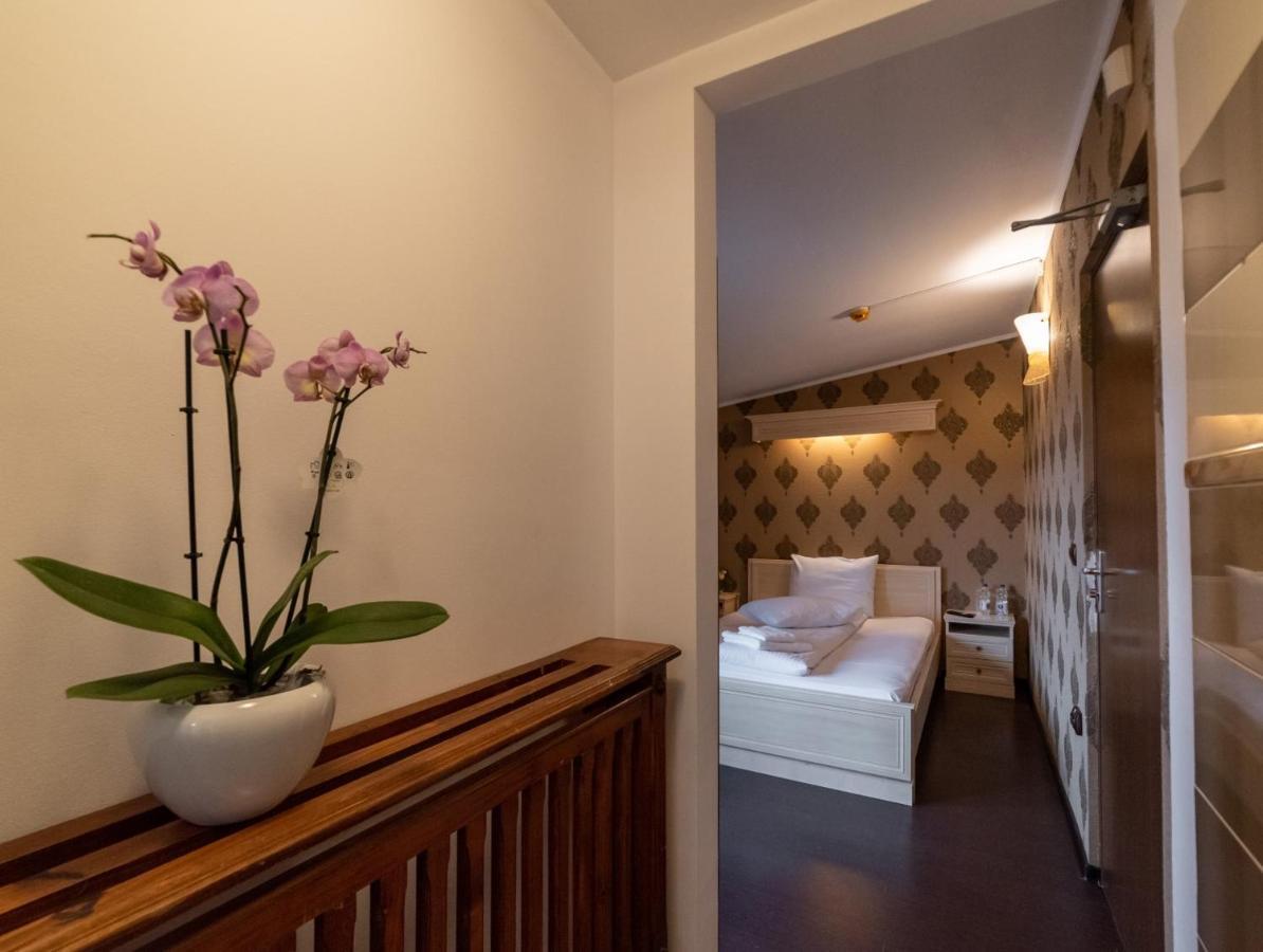 Escala Rooms Ghimbav Exterior photo