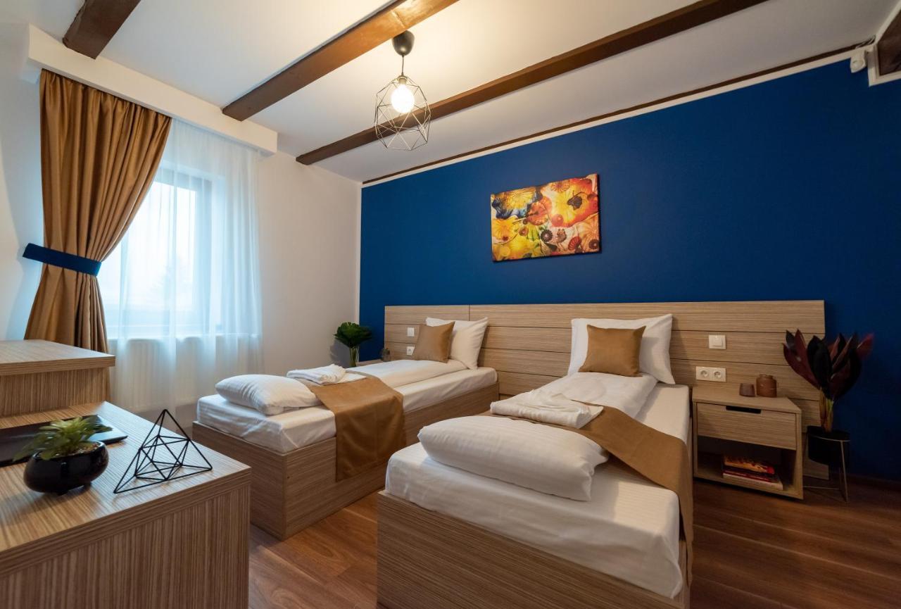 Escala Rooms Ghimbav Exterior photo
